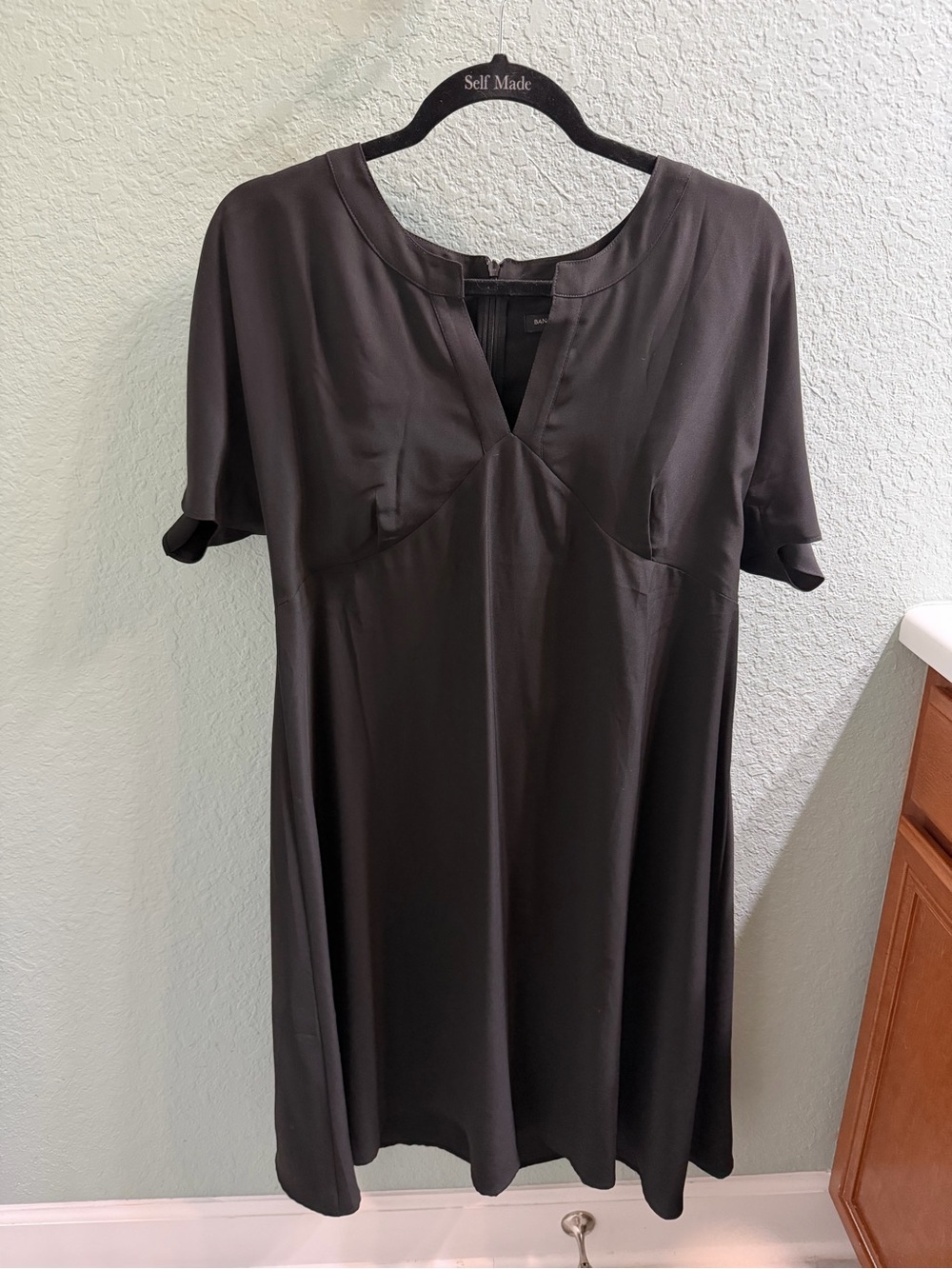 Banana Republic Black Short-Sleeve  Dress